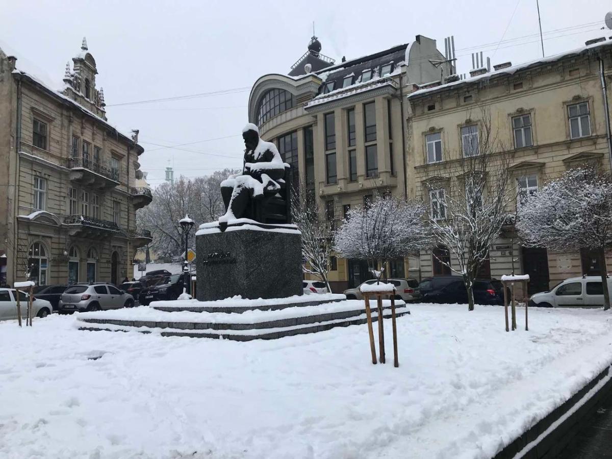 Apartments On Shevchenko Avenue Lviv Buitenkant foto